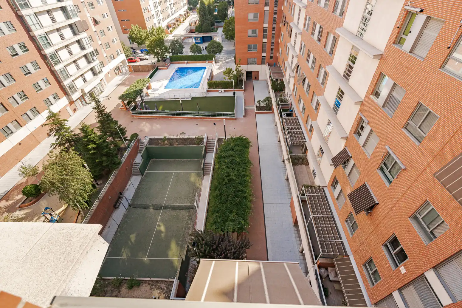 Piscina de Piso en venta en Madrid con Aire acondicionado, Calefacción y Jardín privado