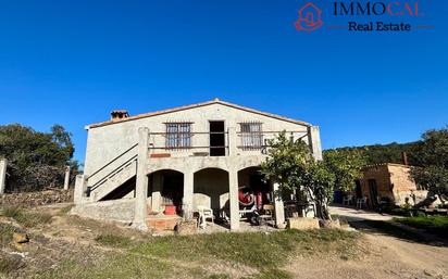 Vista exterior de Finca rústica en venda en Girona Capital amb Jardí privat