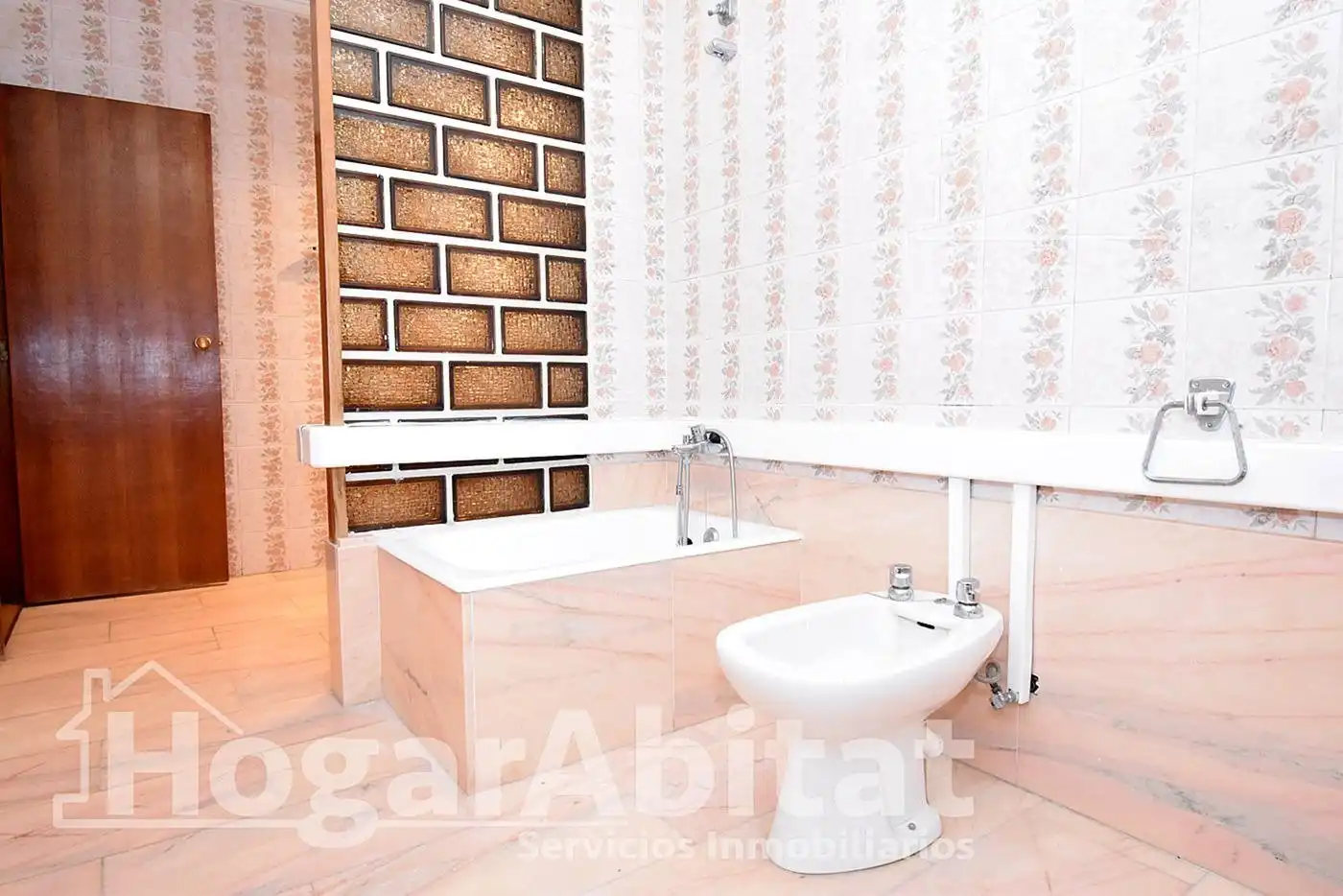Baño de Piso en venta en Castellón de la Plana / Castelló de la Plana con Calefacción y Balcón