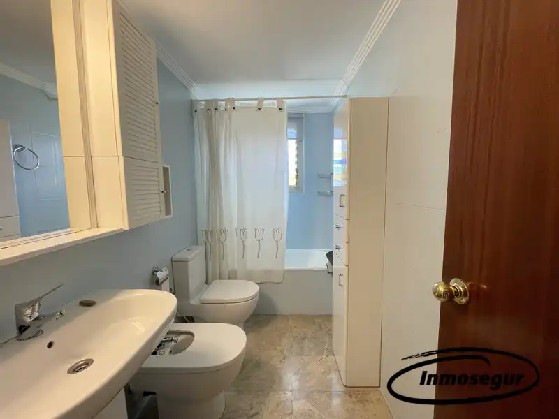 Baño de Piso en venta en Salou con Terraza, Amueblado y Piscina comunitaria
