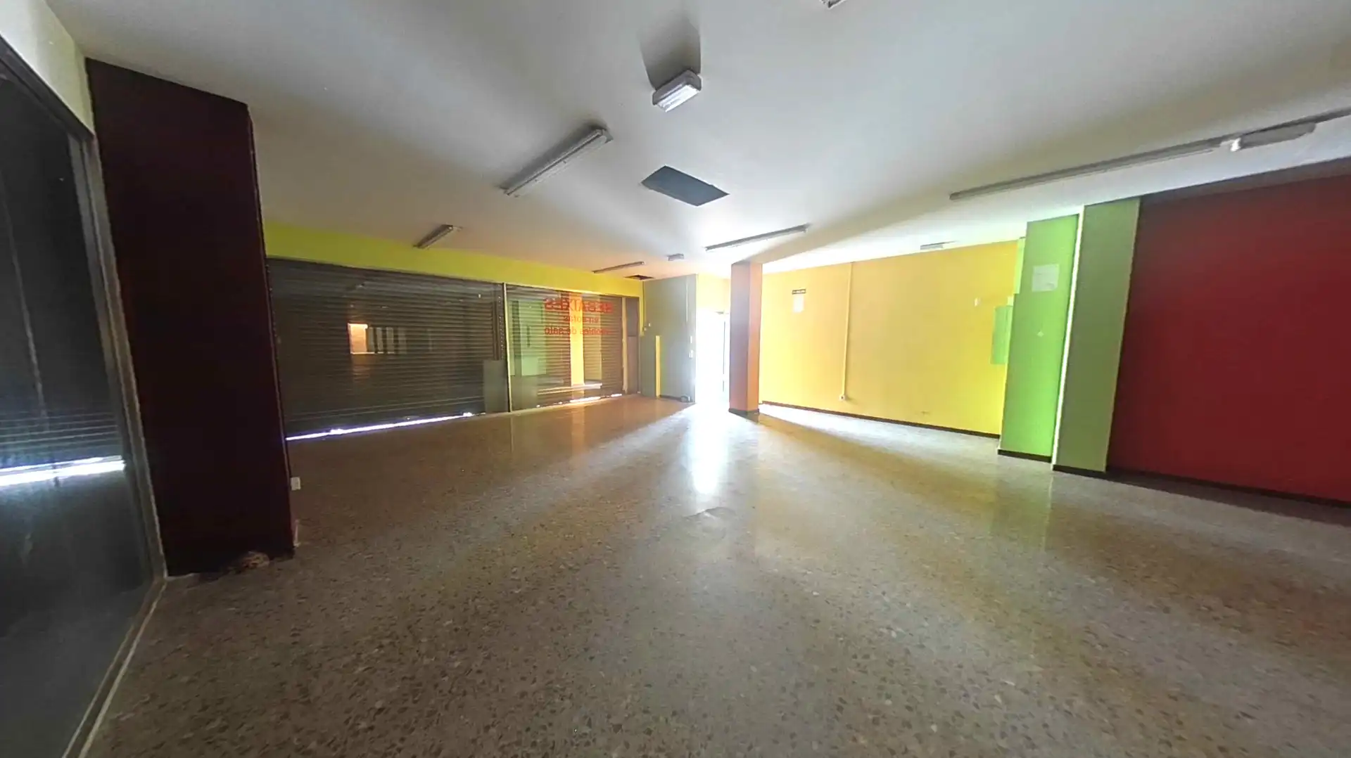 Nau industrial en venda en Viladecans