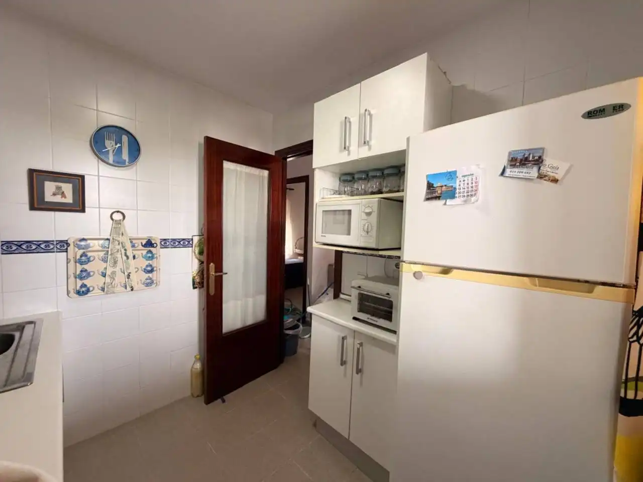 Küche von Wohnung zum Verkauf in Chiclana de la Frontera mit Klimaanlage, Terrasse und Abstellraum