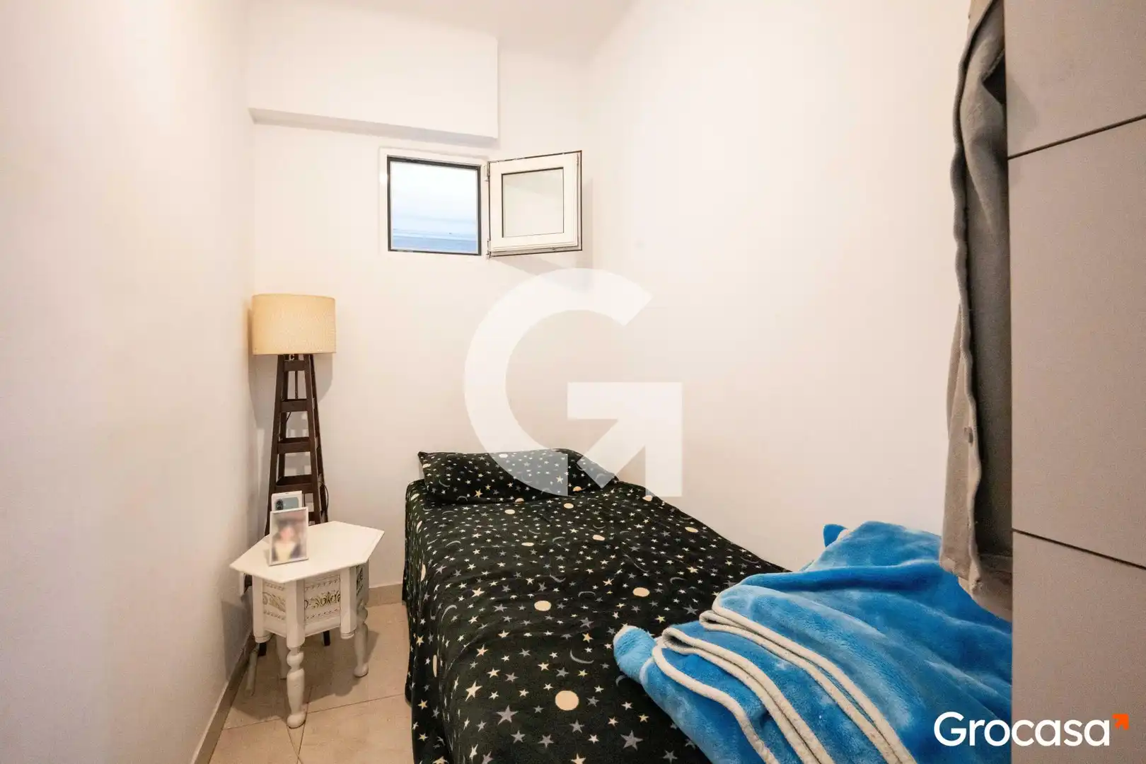 Habitación de Piso en venta en Mataró con Horno, Lavadora y TV