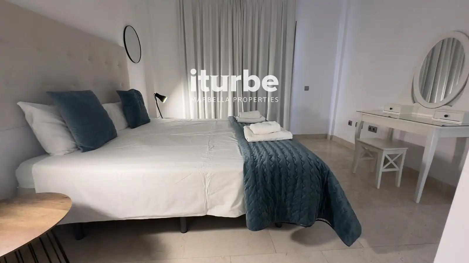 Bedroom of Flat for rent in Benahavís  with Air Conditioner, Terrace and Swimming Pool