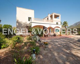 Vista exterior de Casa o xalet en venda en Gandia amb Aire condicionat, Terrassa i Piscina