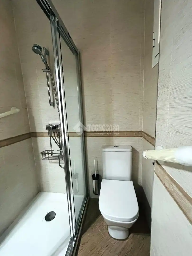 Bany de Pis en venda en Sur