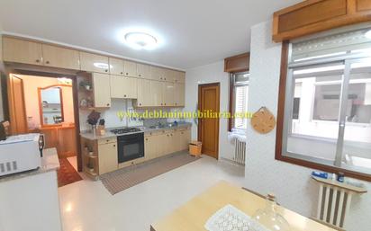 Kitchen of Flat for sale in Tui  with Balcony