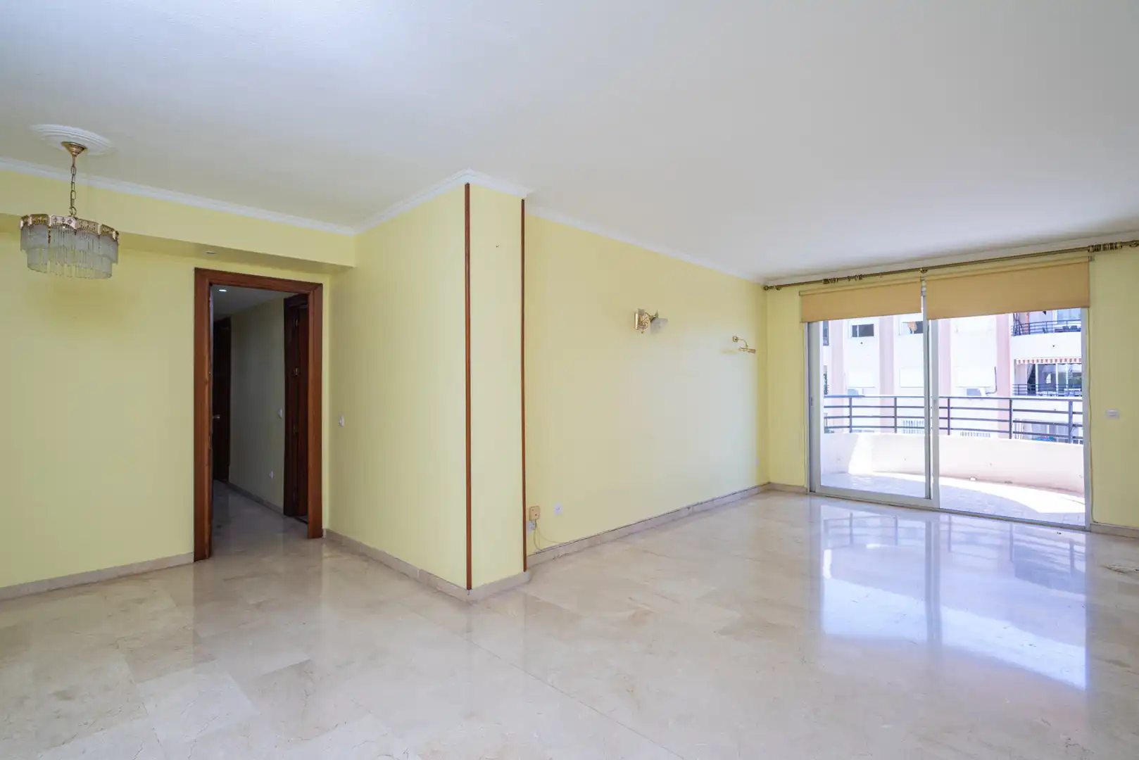 Flat for sale in Marbella  with Air Conditioner, Terrace and Community pool