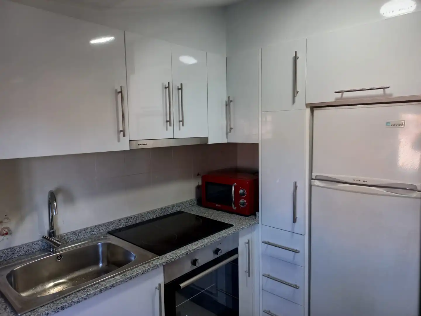 Kitchen of Flat for rent in Santiago de Compostela   with Heating, Furnished and Oven
