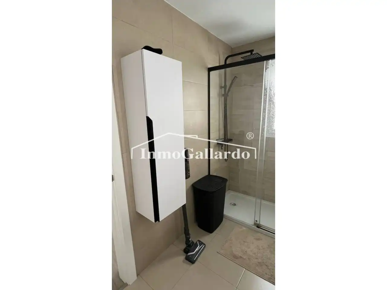 Bathroom of Flat for sale in Málaga  with Terrace, Storage room and Alarm