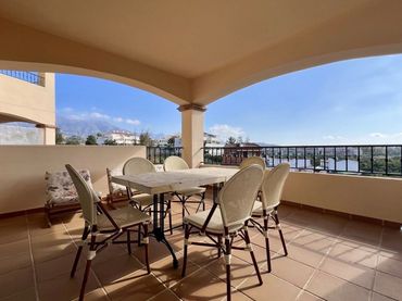 Flat with pool for sale in Mijas Golf