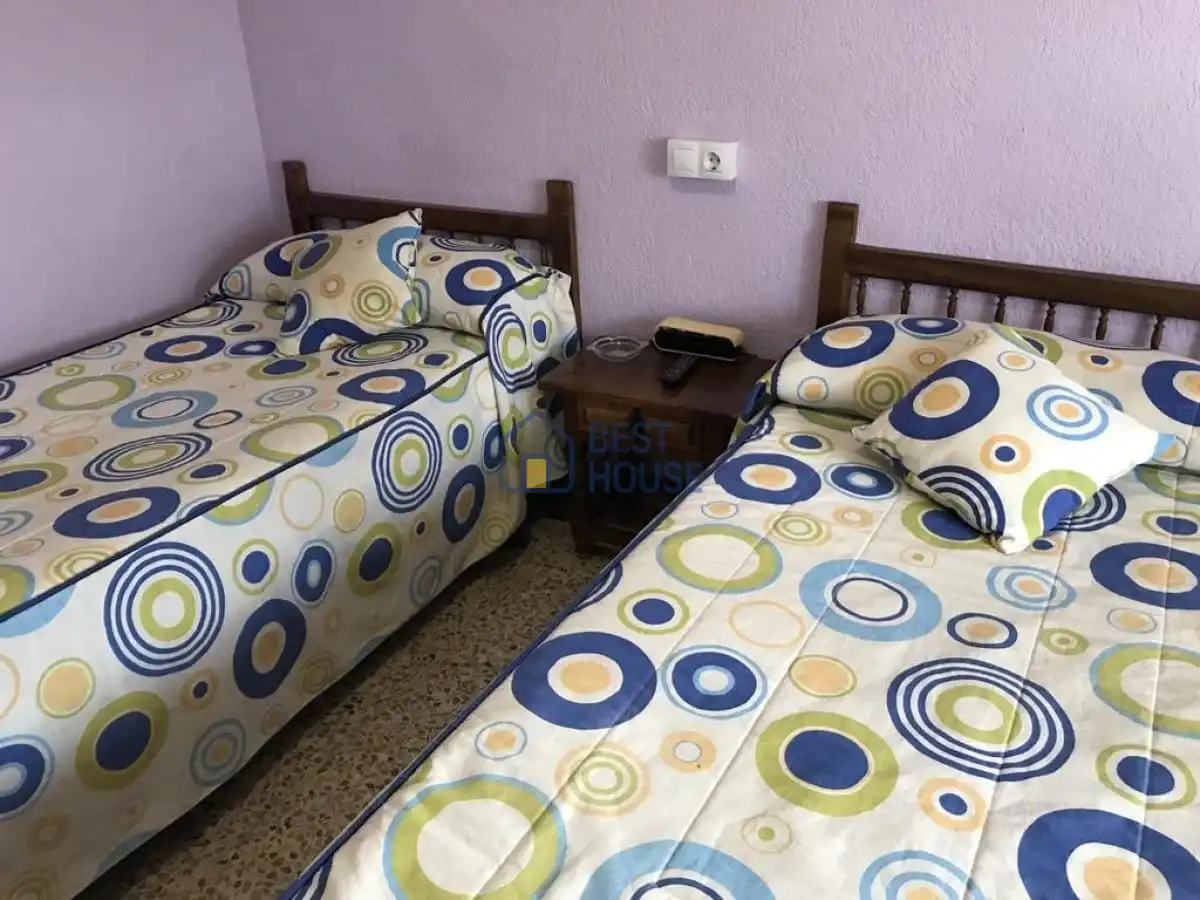 Habitación de Edificio en venta en Ardón