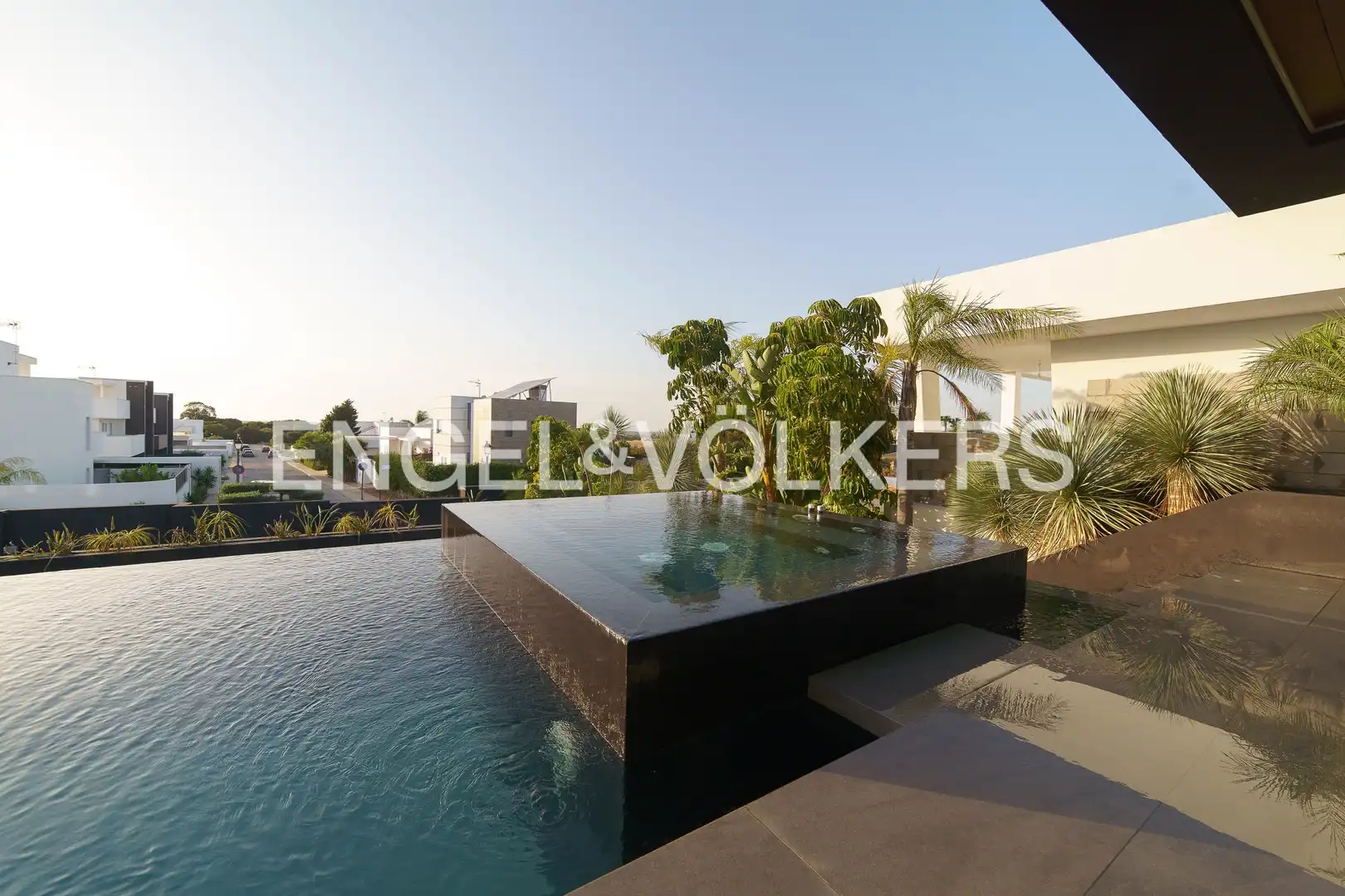 Piscina de Casa o chalet en venta en Sanlúcar de Barrameda con Aire acondicionado, Calefacción y Jardín privado