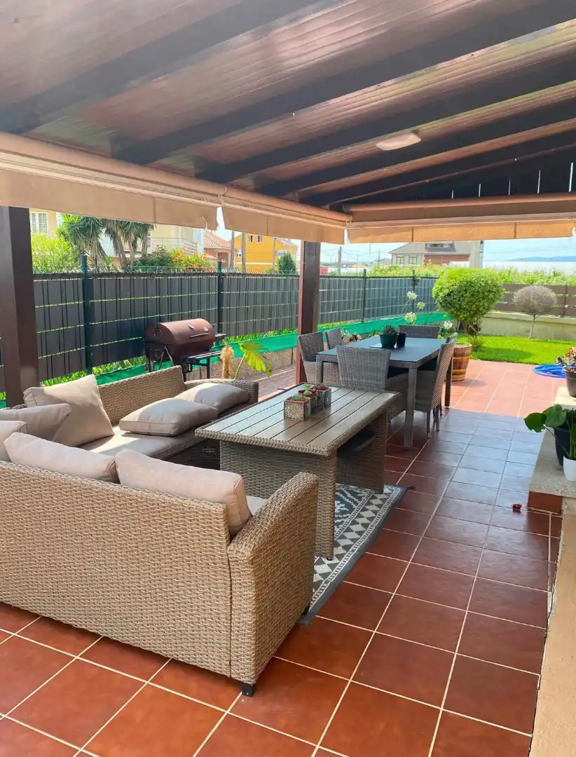 Terrassa de Casa o xalet en venda en Vilanova de Arousa amb Jardí privat, Terrassa i Traster