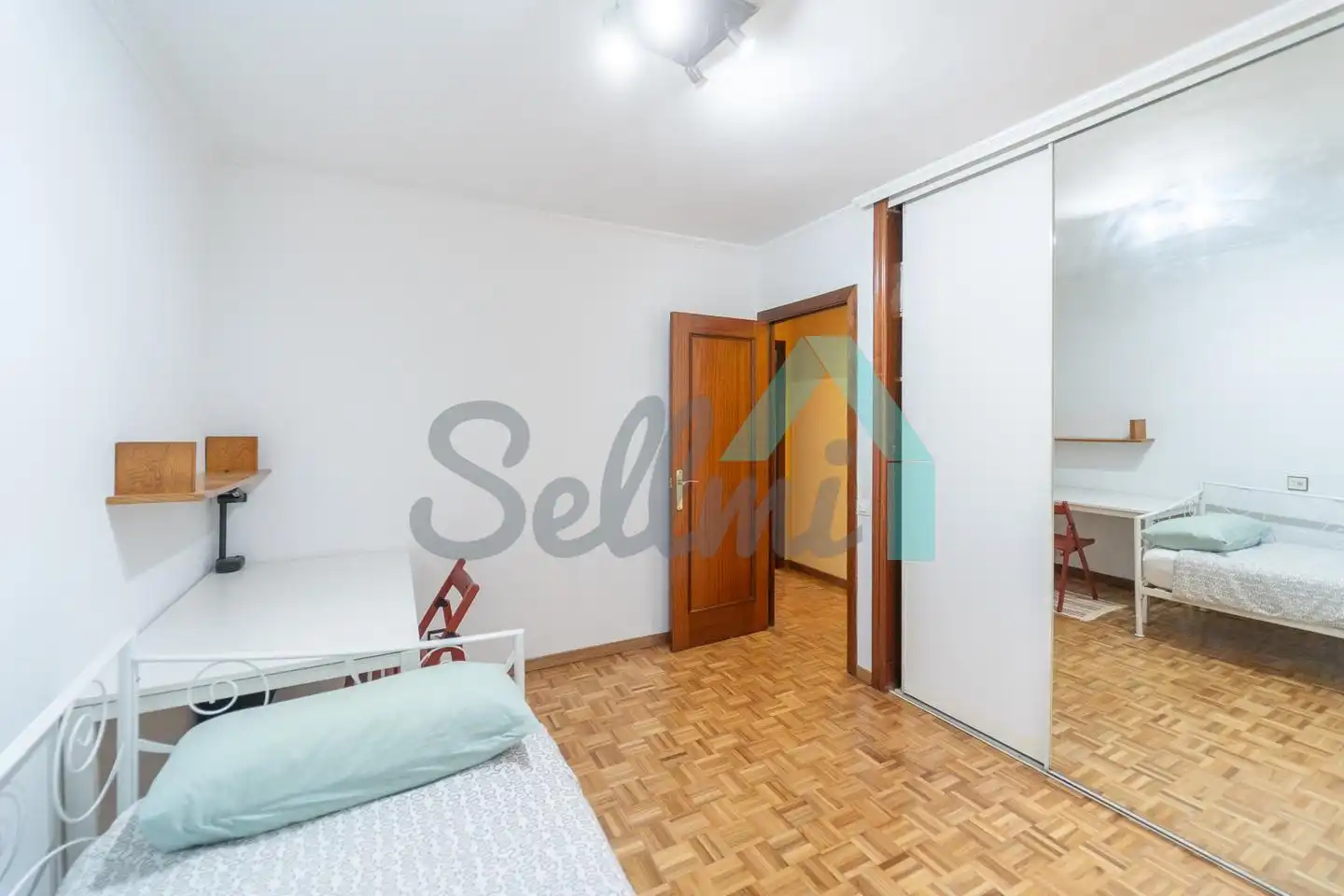 Bedroom of Flat for rent in Oviedo   with Heating, Parquet flooring and Terrace