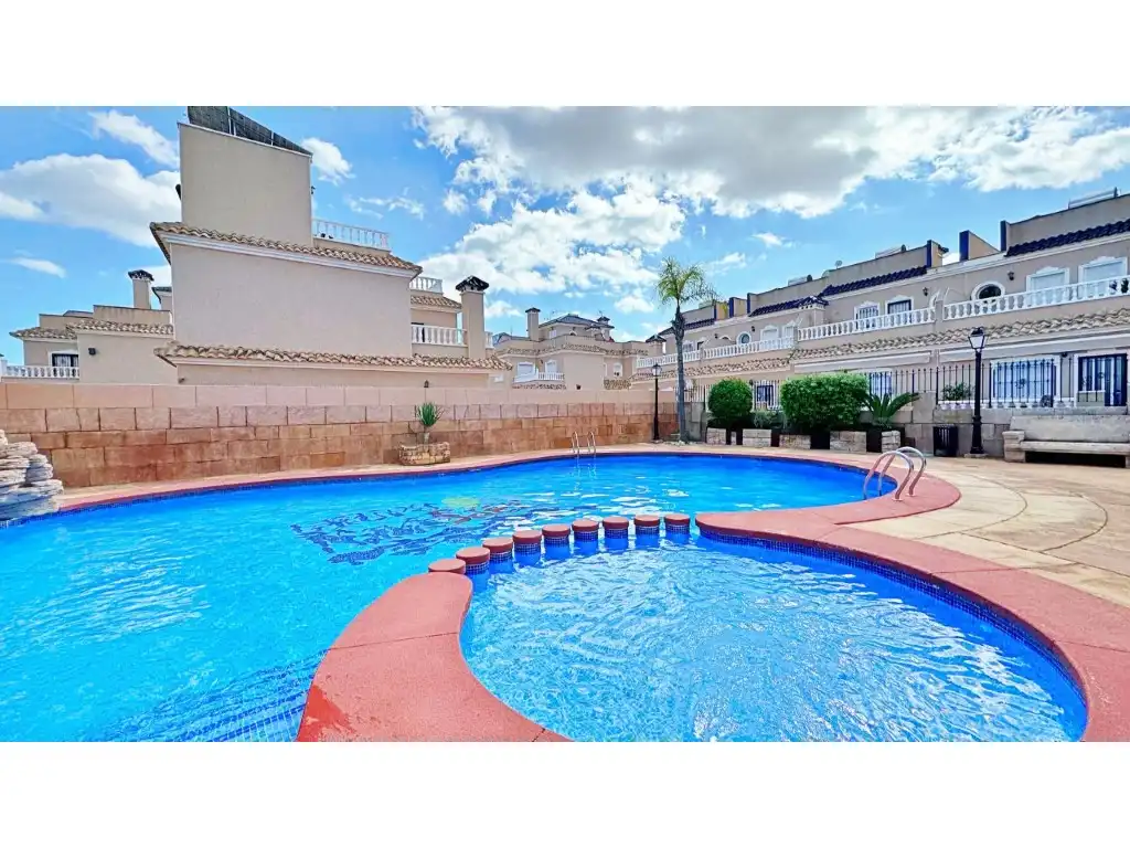 Casa adosada en venta en Calle Cuerda, Playa Flamenca
