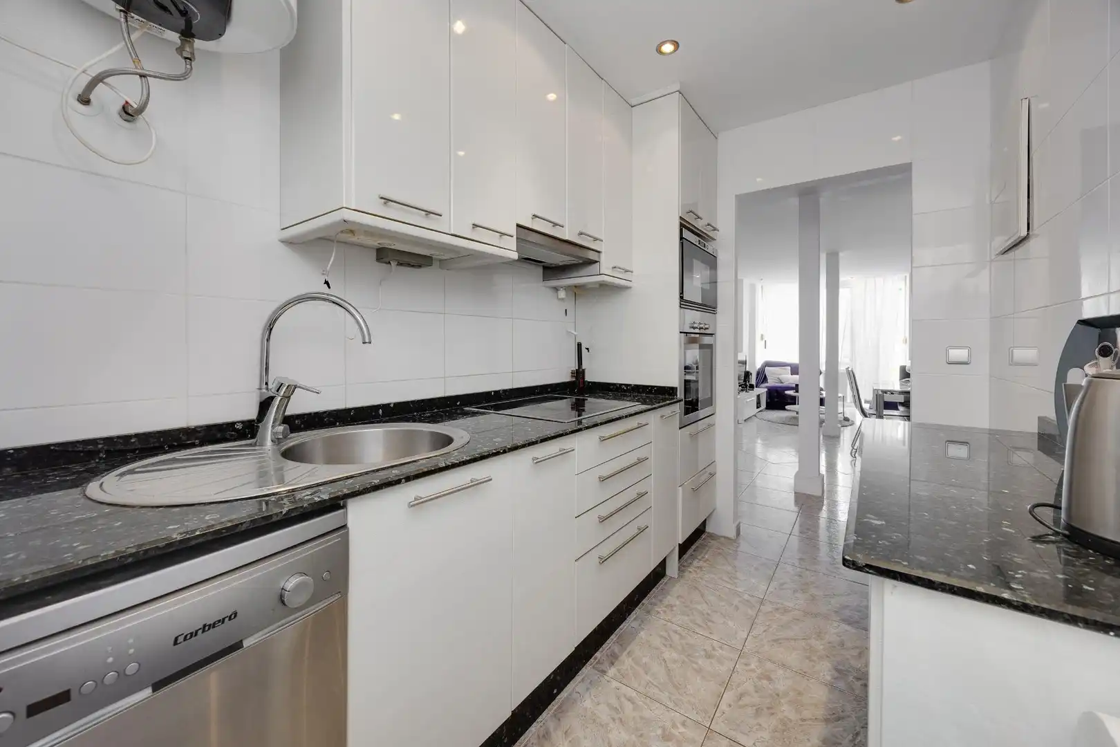 Cuina de Apartament en venda en Torrevieja amb Aire condicionat, Terrassa i Moblat