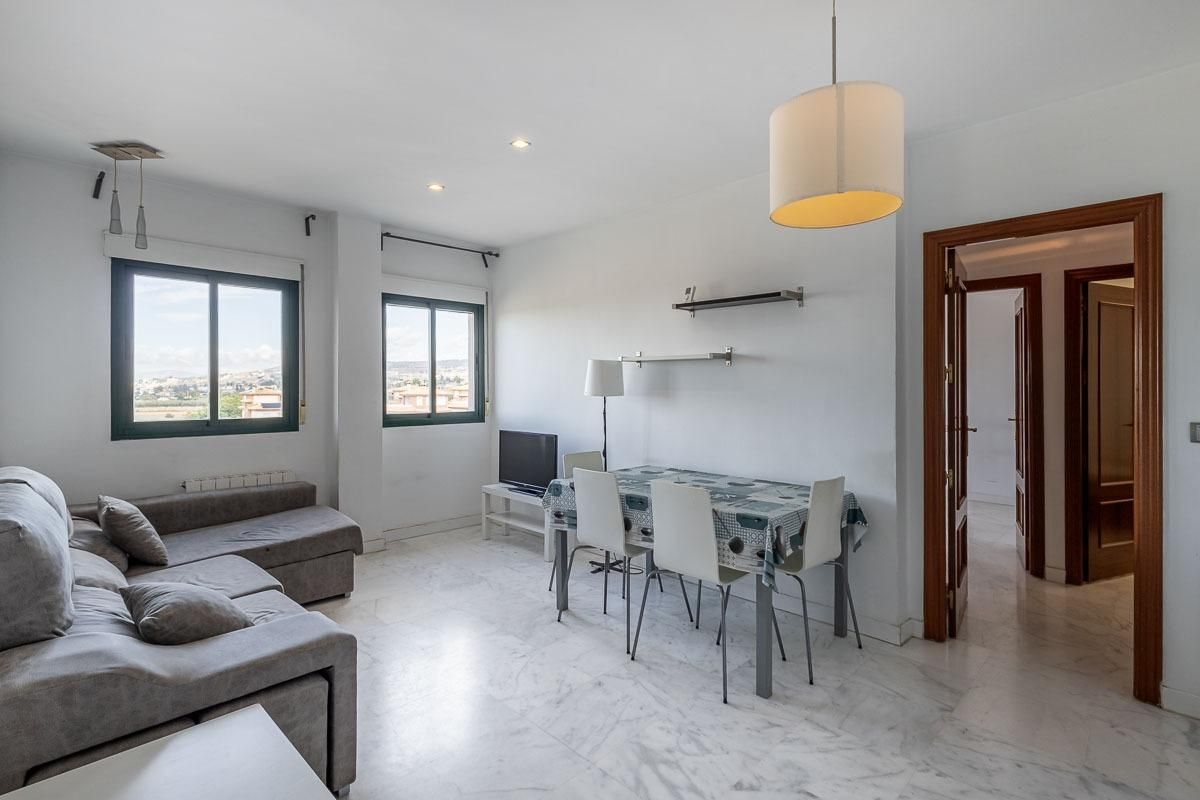 Sala d'estar de Àtic en venda en Cájar amb Calefacció i Piscina comunitària