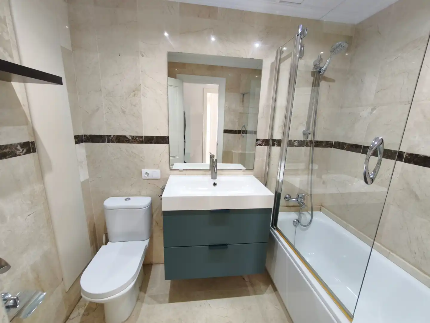 Badezimmer von Wohnung zum Verkauf in Las Palmas de Gran Canaria mit Abstellraum und Gemeinschaftspool