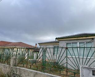 Vista exterior de Casa o xalet en venda en Valle de Valdebezana