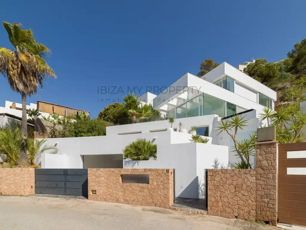 Vista exterior de Casa o chalet en venta en Santa Eulària des Riu con Aire acondicionado, Trastero y Piscina
