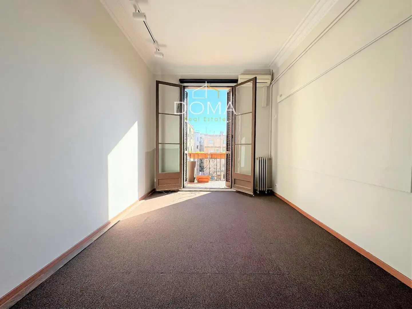 Habitación de Oficina de alquiler en Barcelona con Aire acondicionado, Calefacción y Terraza