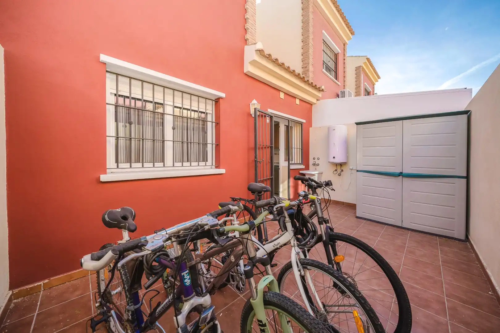 Vista exterior de Casa o xalet en venda en Pilar de la Horadada amb Aire condicionat i Terrassa