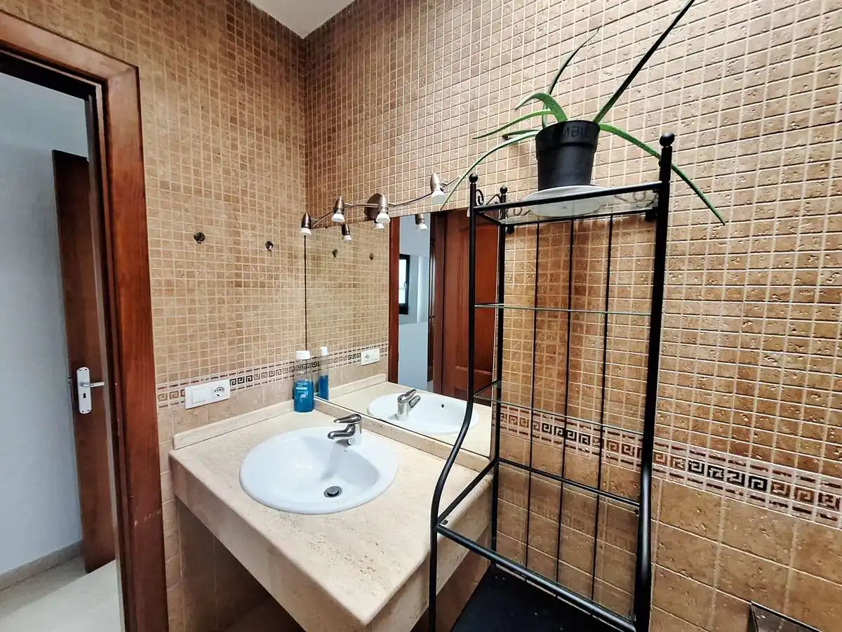 Baño de Dúplex en venta en Arrecife con Terraza, Amueblado y Microondas