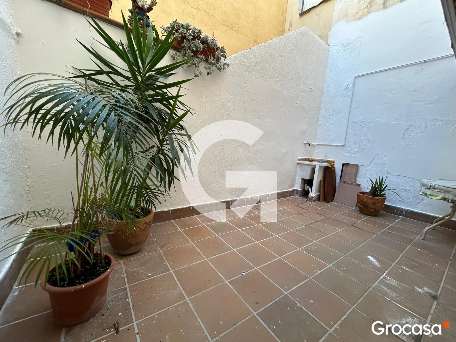 Jardí de Planta baixa en venda en Calella amb Terrassa, TV i Internet