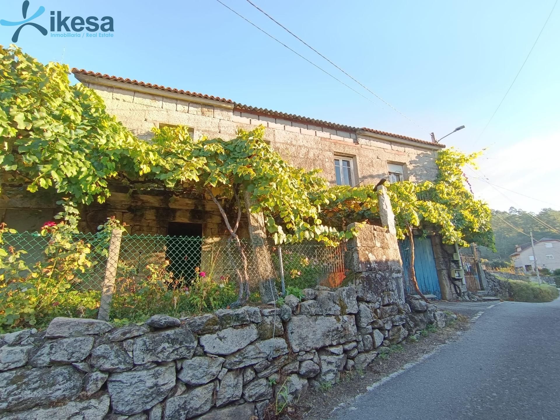 Exterior view of Country house for sale in Pontevedra Capital   with Balcony