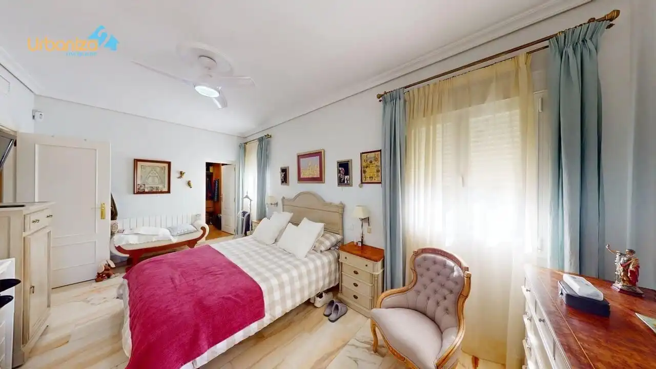 Habitación de Casa o chalet en venta en Badajoz con Aire acondicionado, Calefacción y Jardín privado