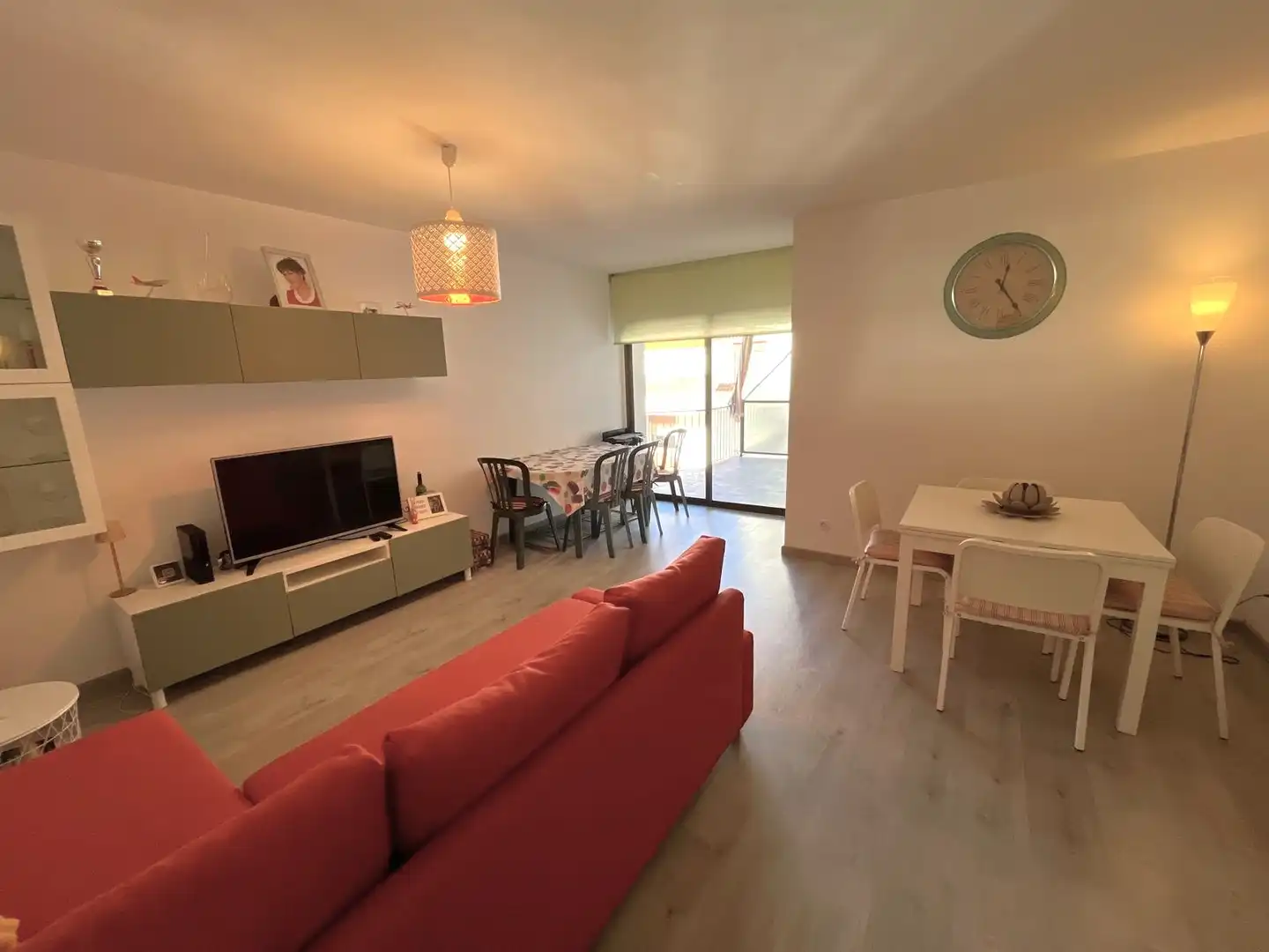 Sala de estar de Piso en venta en Palamós con Calefacción, Parquet y Terraza