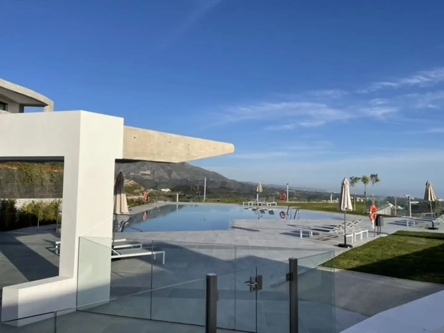 Swimming pool of Apartments for sale in Benahavís  with Air Conditioner, Terrace and Storage room