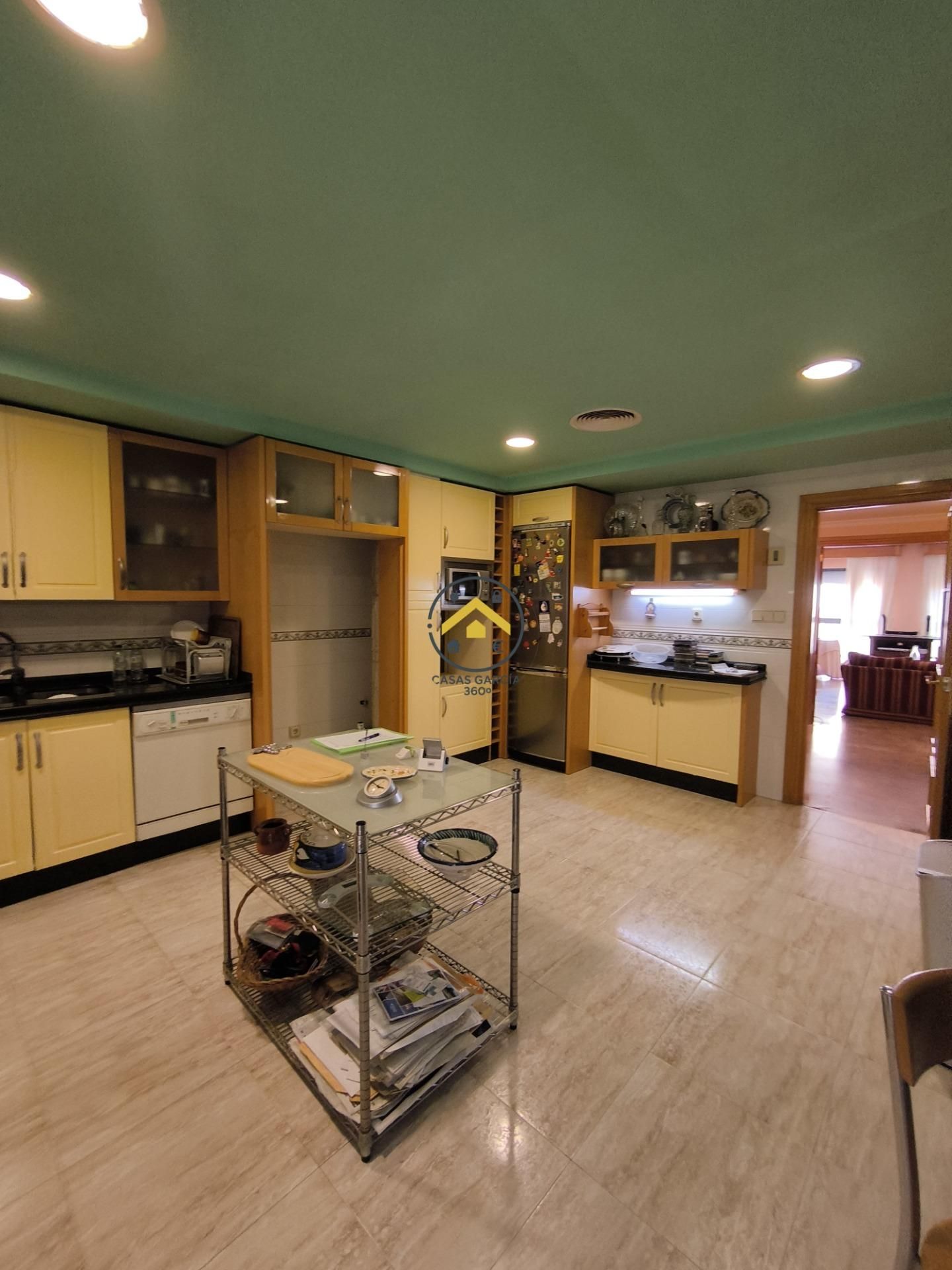 Cuina de Apartament en venda en Lorca amb Aire condicionat, Terrassa i Balcó