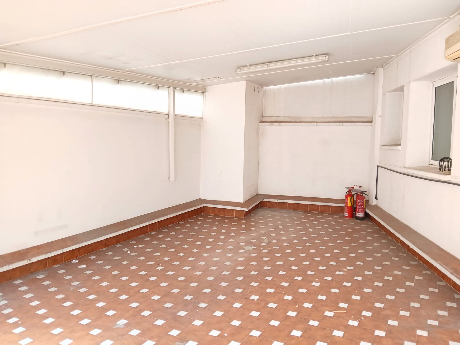 Premises to rent in Sant Adrià de Besòs  with Air Conditioner and Alarm