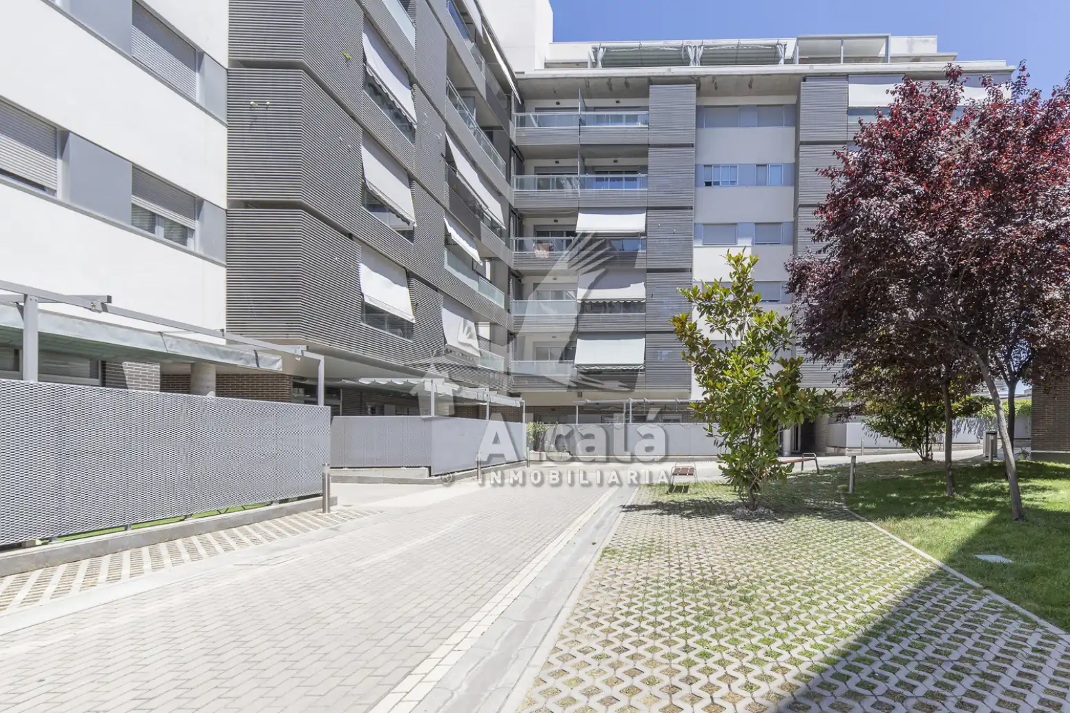 Außenansicht von Wohnung zum Verkauf in Alcalá de Henares mit Klimaanlage, Heizung und Terrasse