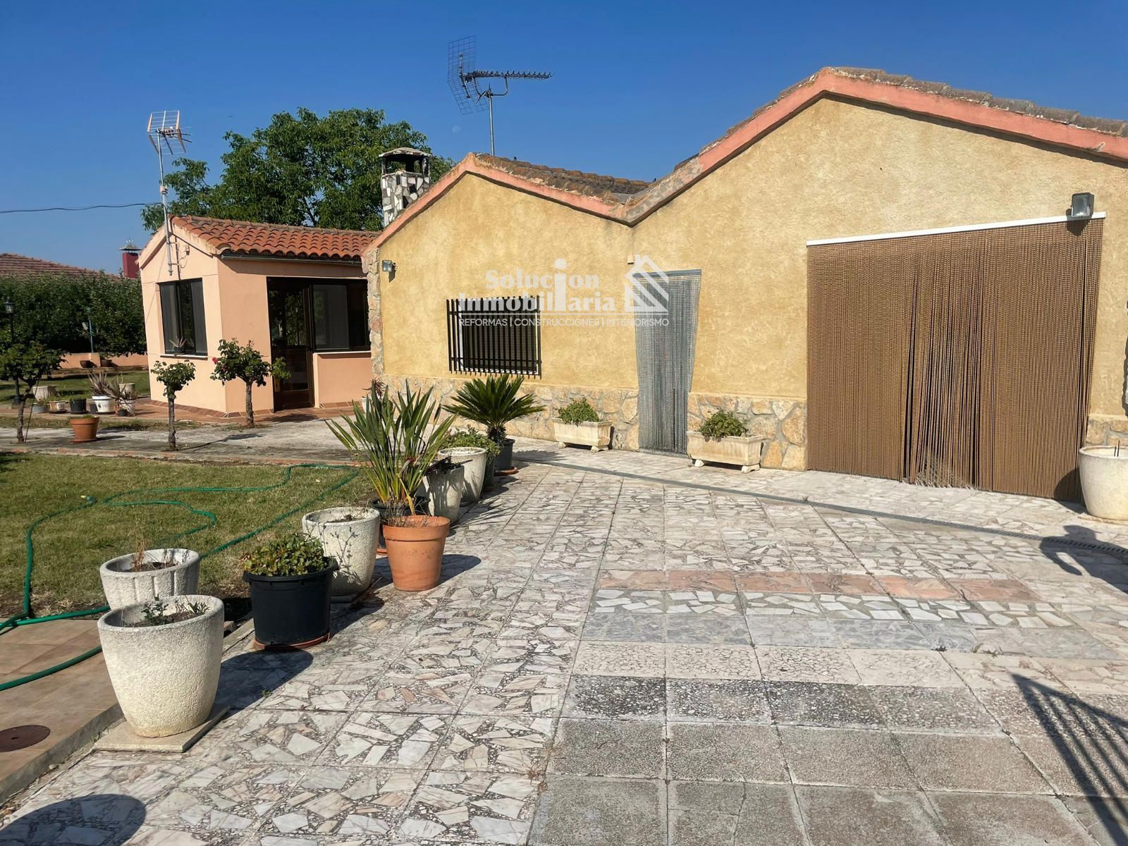 Exterior view of House or chalet for sale in Pelabravo  with Terrace and Furnished