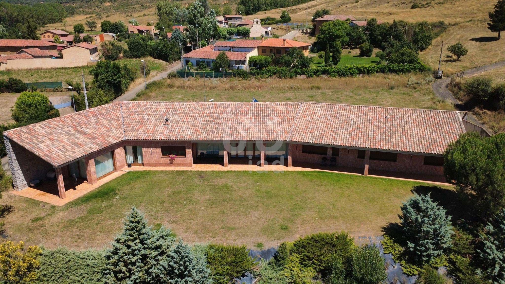 Exterior view of House or chalet for sale in Villaquilambre  with Heating