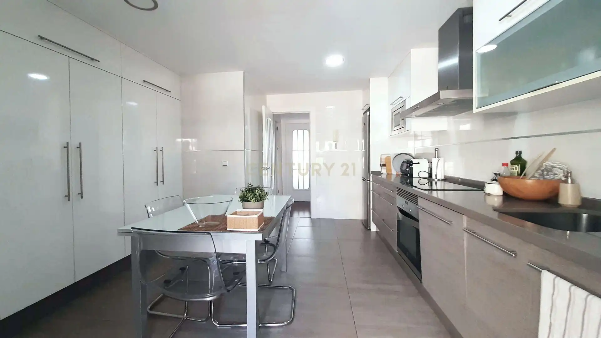 Kitchen of Flat for rent in Málaga  with Air Conditioner, Oven and Washing machine