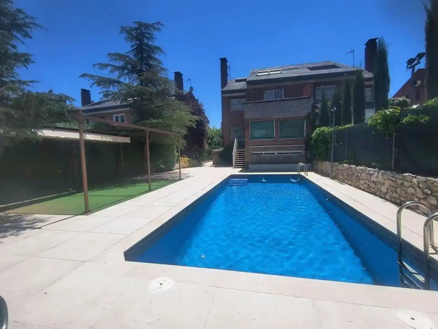 Schwimmbecken von Wohnung zur Miete in Pozuelo de Alarcón mit Klimaanlage, Privatgarten und Parkett