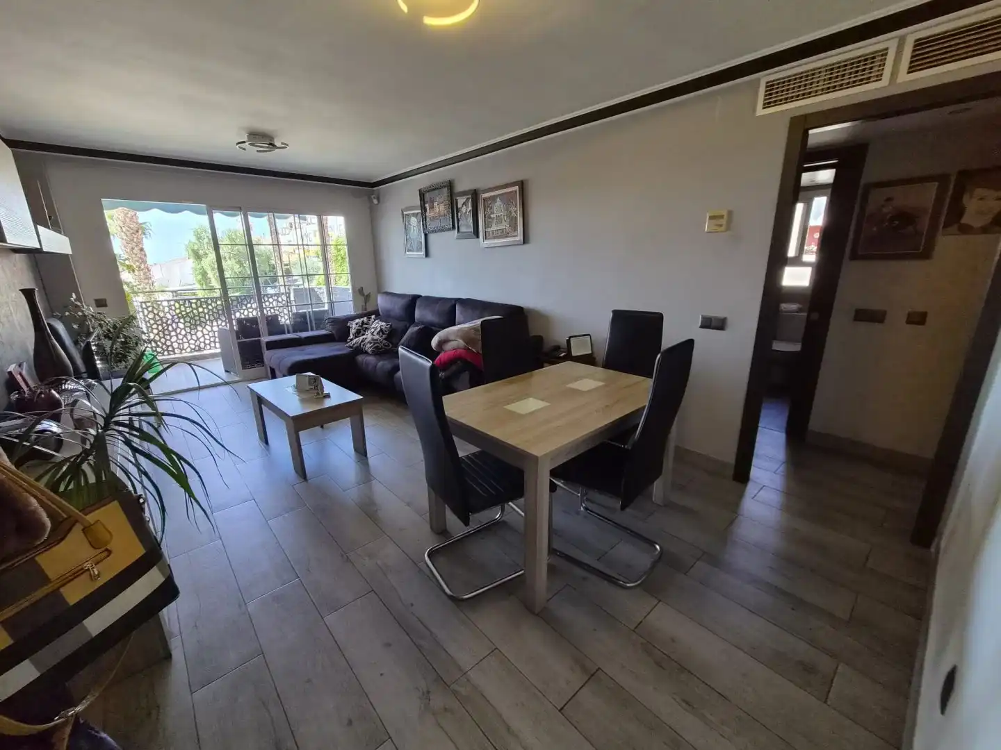 Sala de estar de Piso en venta en Rincón de la Victoria con Aire acondicionado, Calefacción y Terraza
