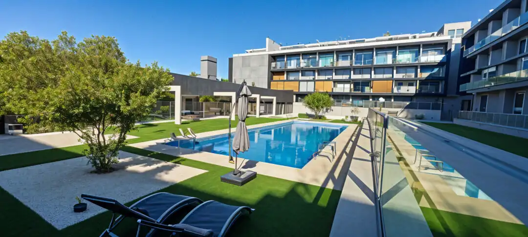 Piscina de Àtic en venda en  Madrid Capital amb Aire condicionat, Calefacció i Jardí privat