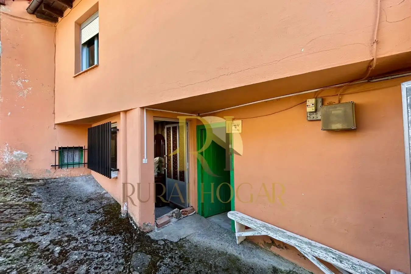 Exterior view of Houses for sale in Cármenes