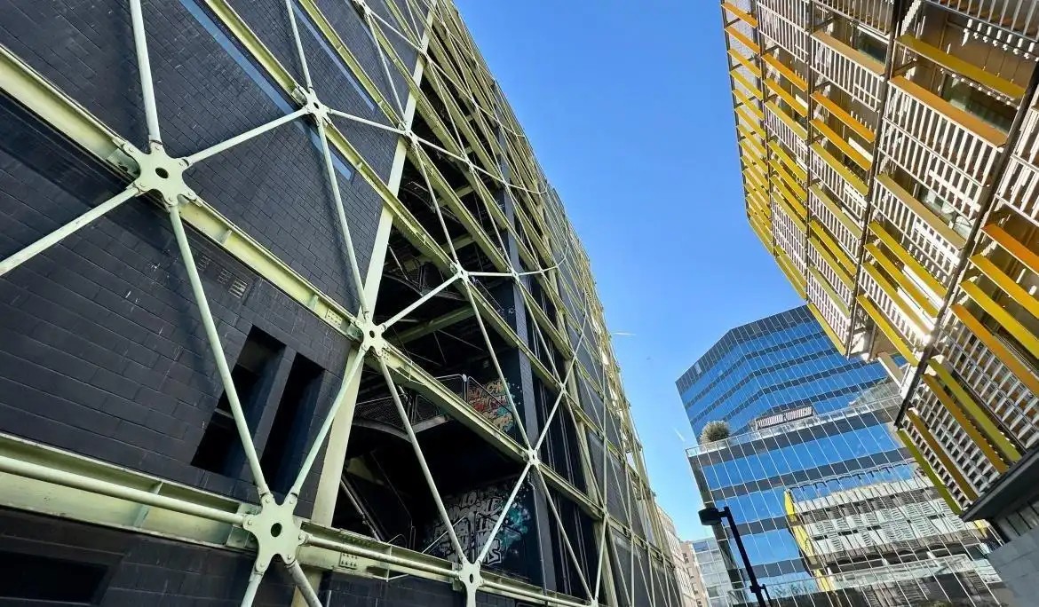 Exterior view of Commercial properties for rent in Barcelona  with Air Conditioner