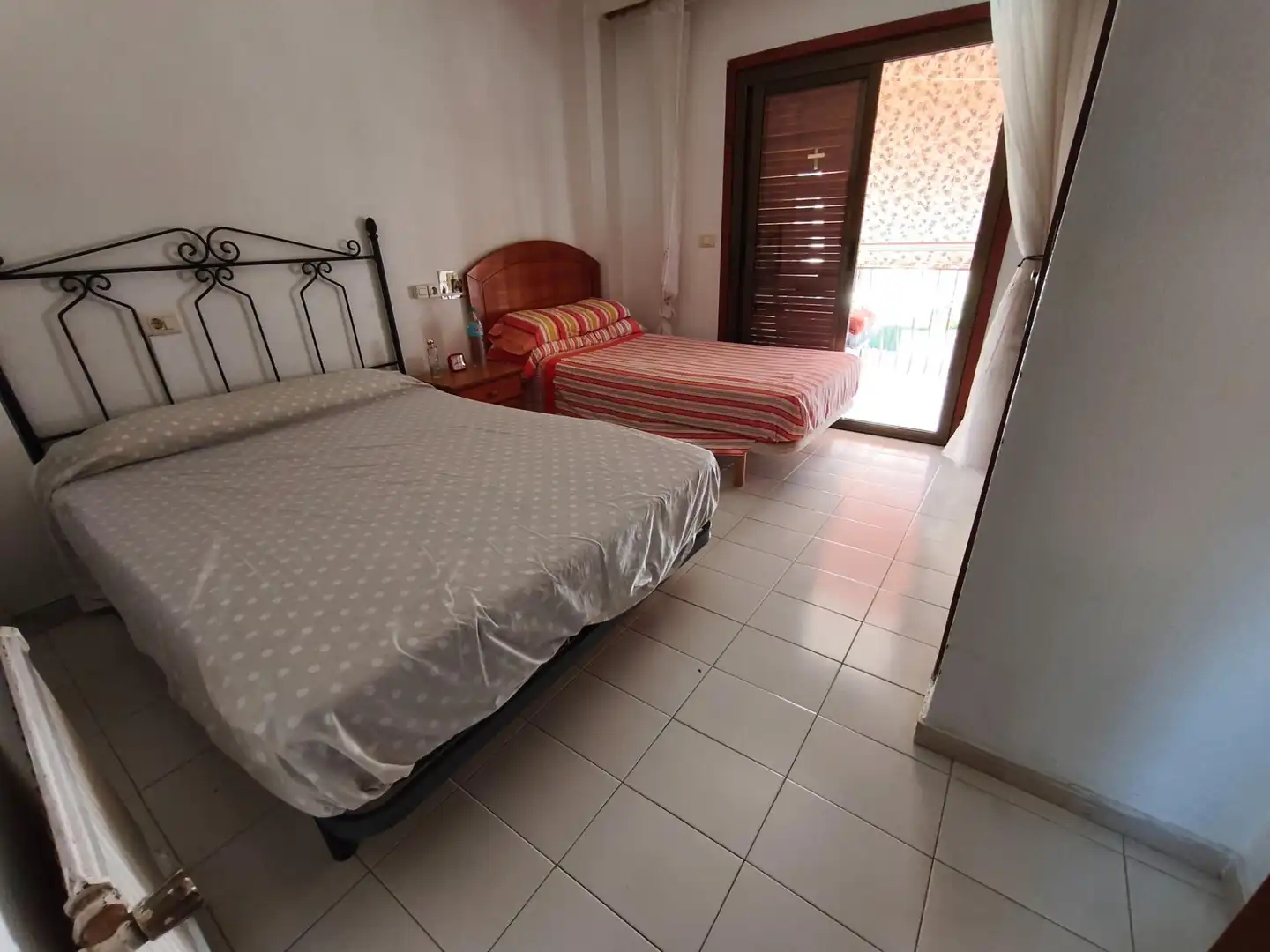 Dormitori de Casa adosada en venda en Benidorm amb Aire condicionat, Jardí privat i Terrassa
