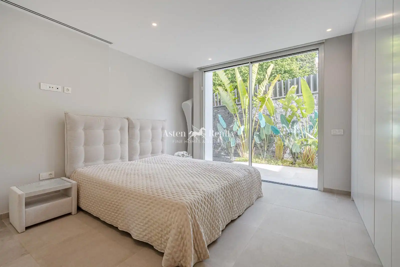 Bedroom of Houses for sale in Adeje  with Air Conditioner, Terrace and Swimming Pool