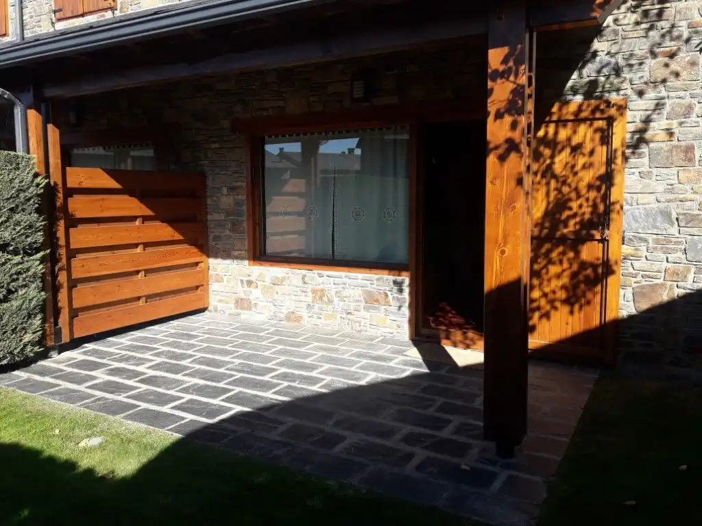 Terraced house with pool to rent in Avinguda del Segre 21, imagen 13
