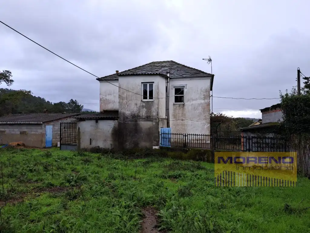 Country homes for sale in Bóveda