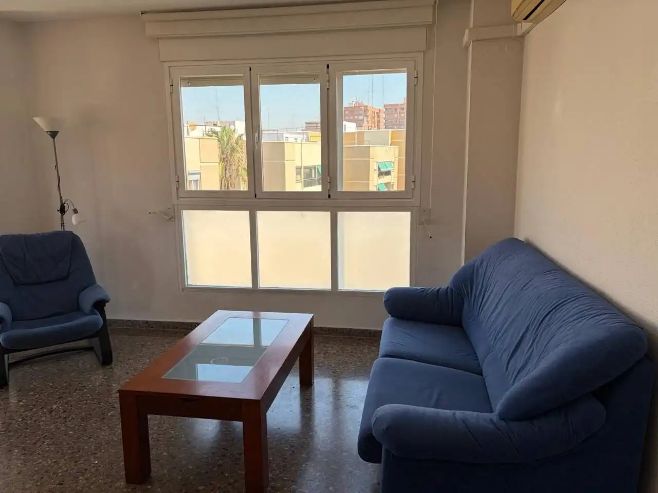 Sala d'estar de Pis en venda en Valencia amb Aire condicionat, Calefacció i Parquet