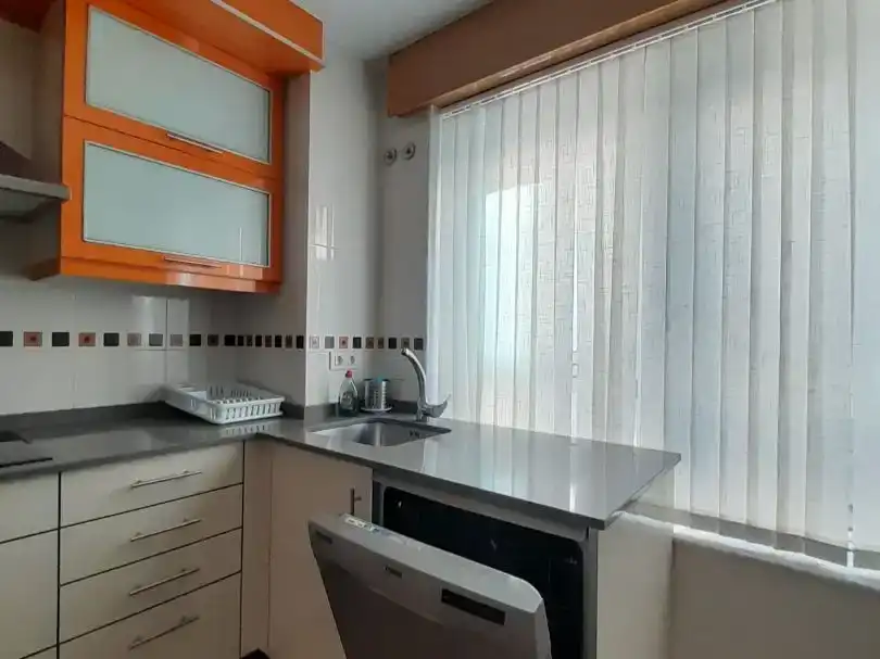 Küche von Wohnung zur Miete in Santiago de Compostela  mit Balkon